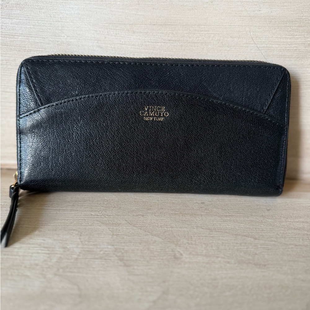 Vince Camuto Black Leather Zip Wallet